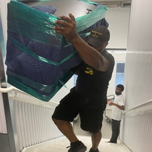 Two Brothers Movin
